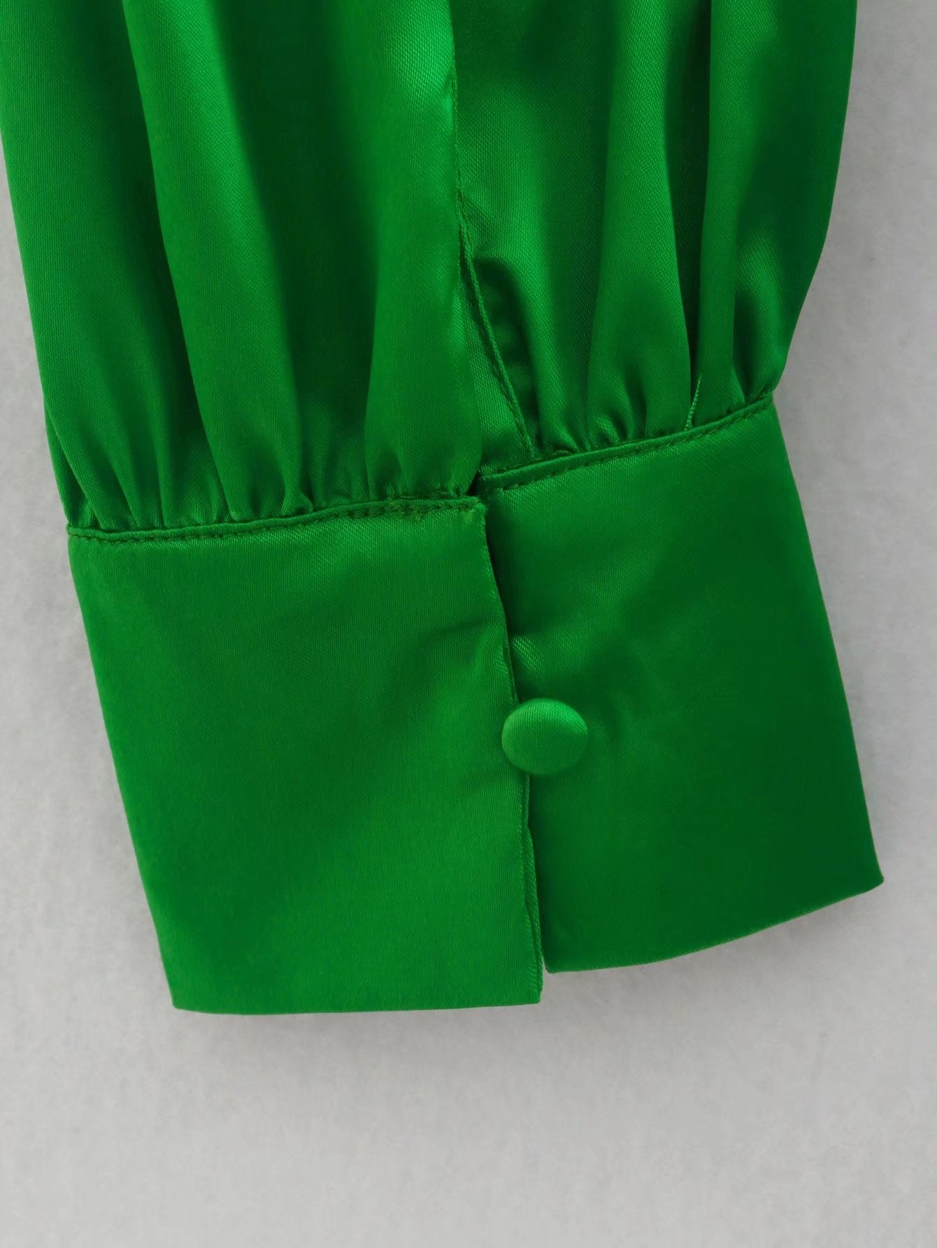 Satin Pleated Dress | Slimming Fit Half Turtleneck | noémi