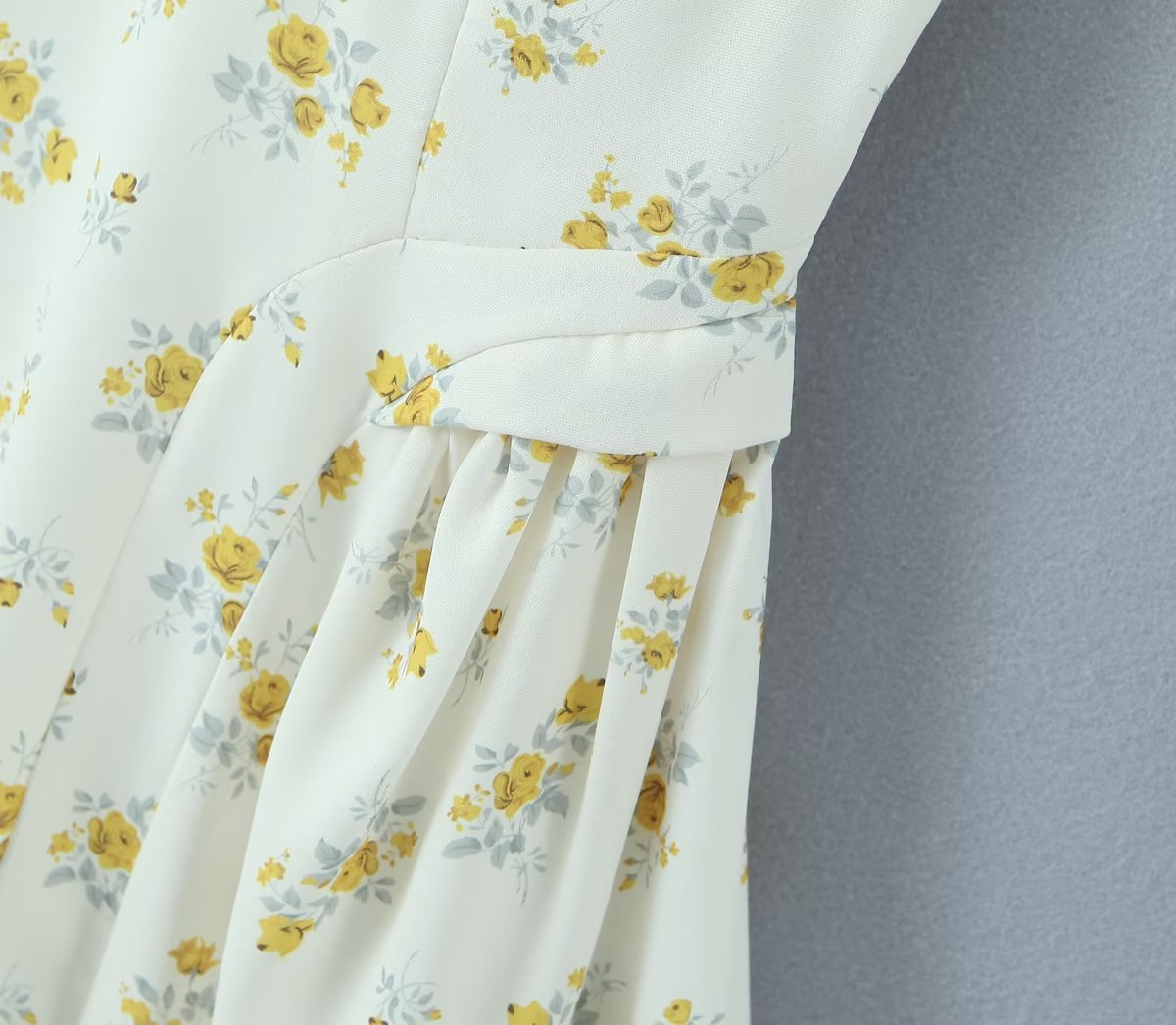 Floral Slim Fit Dress | Slim Waist Ruched Print with Steel Bracket Support | noémi