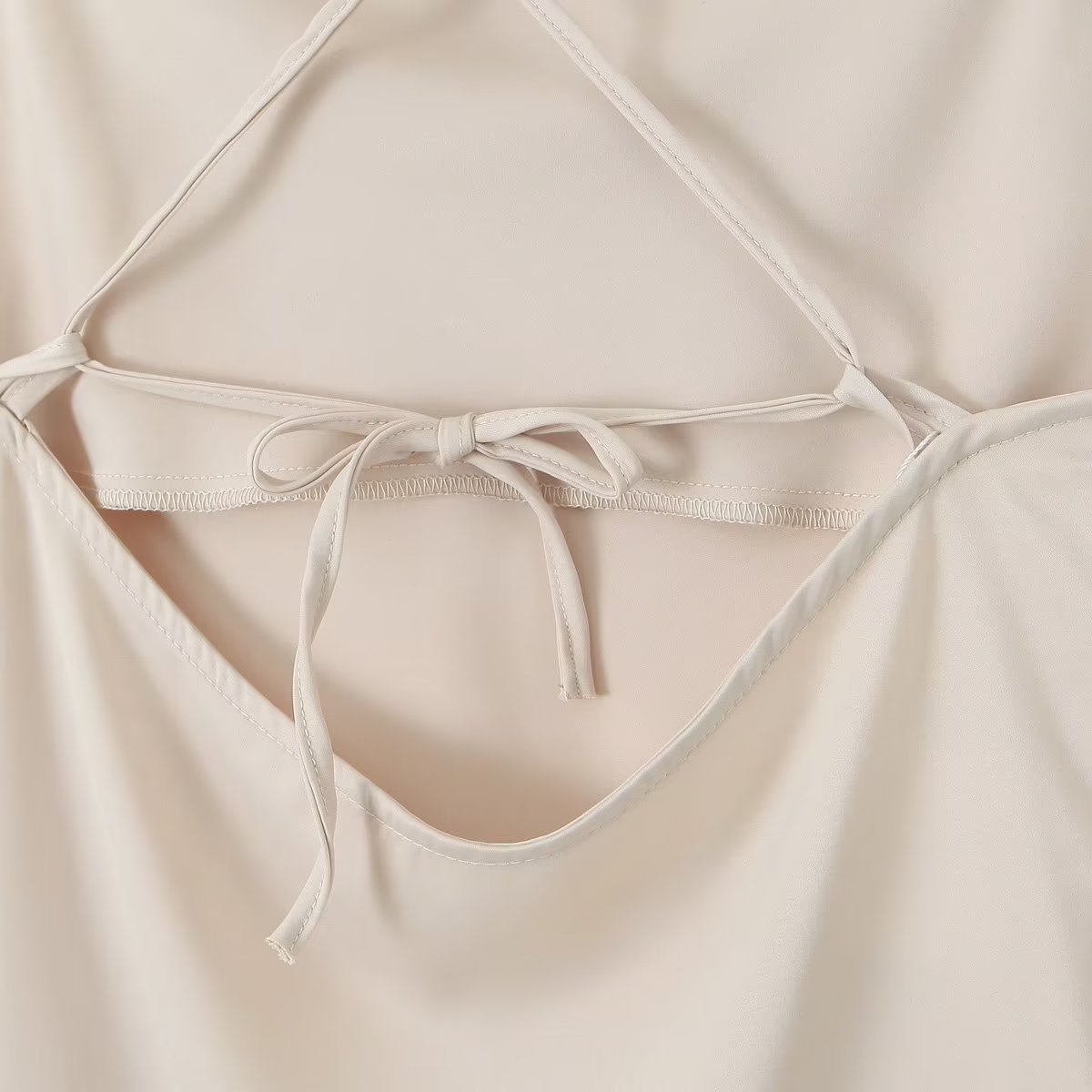 Backless V Neck Slim Fit Dress with 3D Floral Detail and Ribbon Tie | noémi