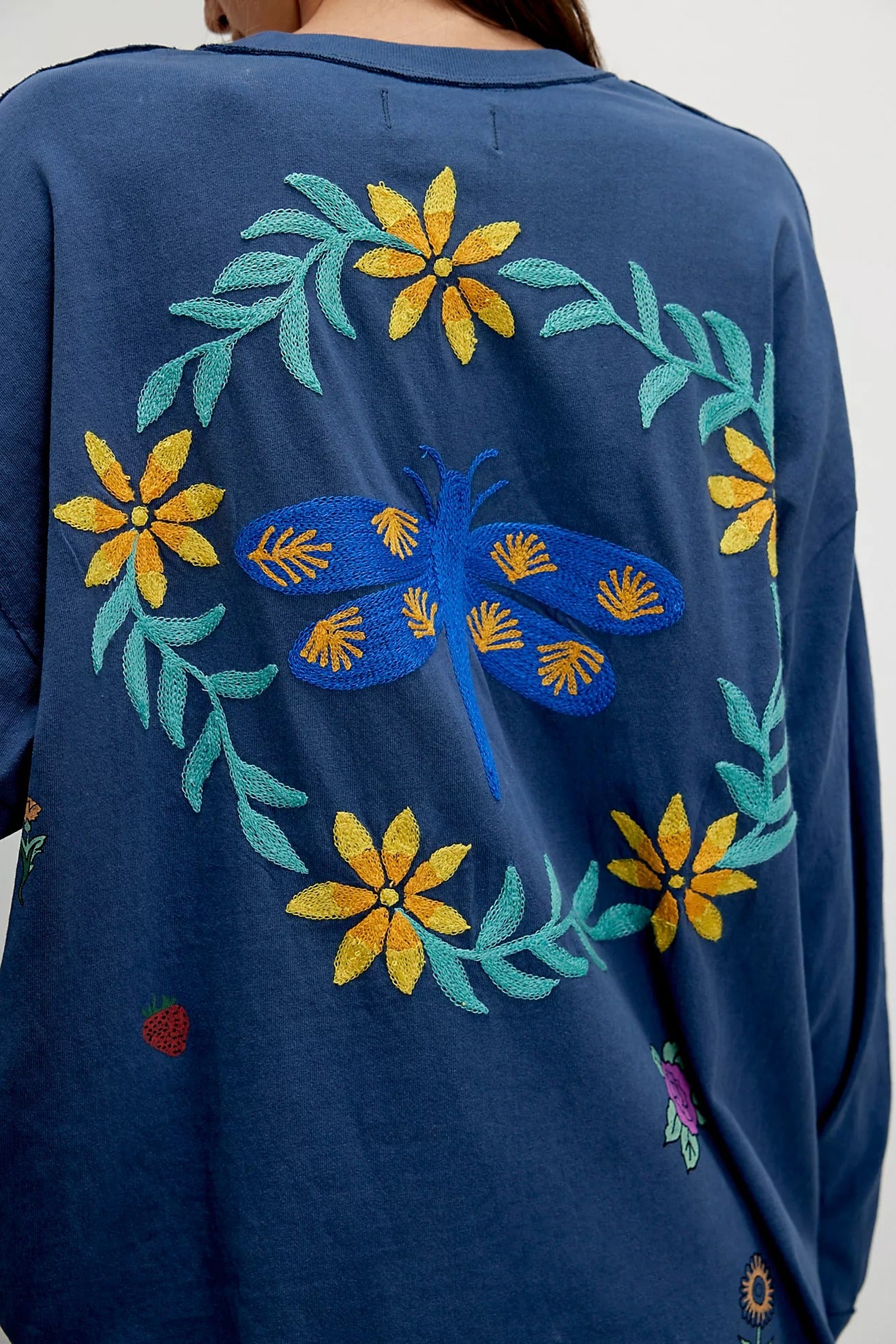 Womens Oversized Embroidered Sweatshirt | noémi