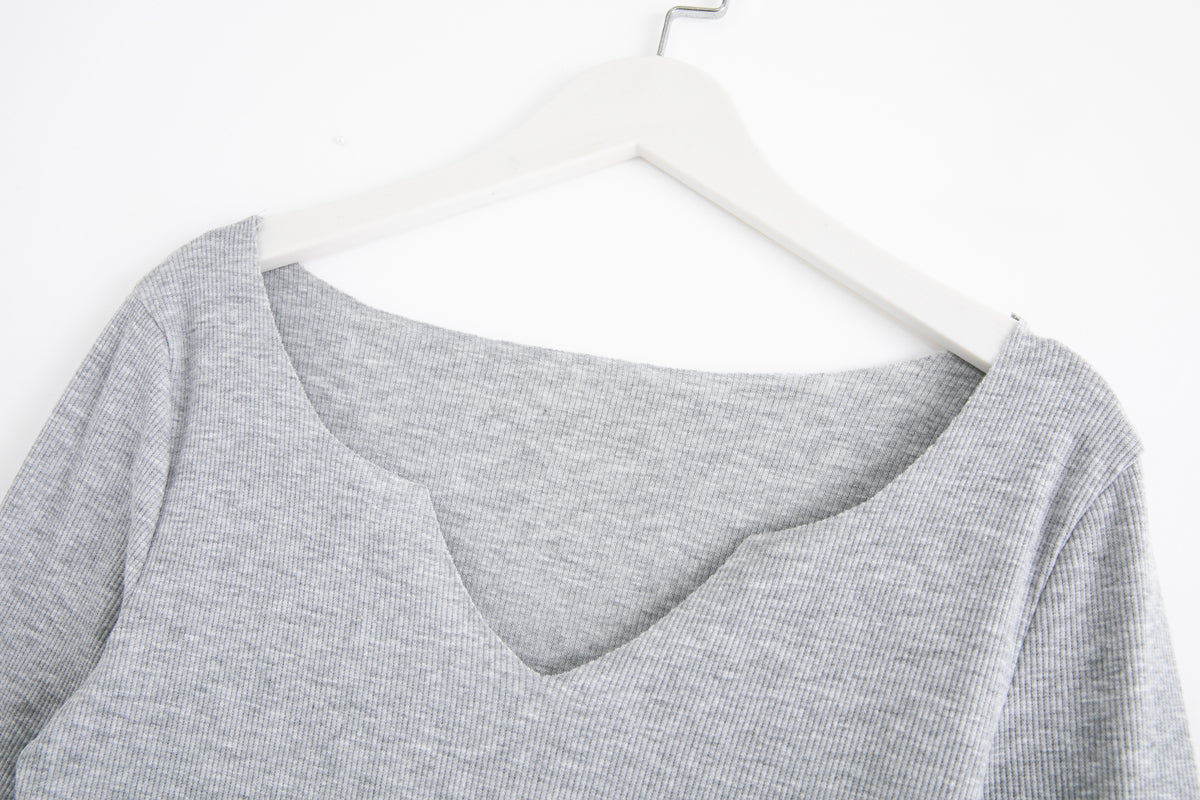 V Neck Long Sleeve Pullover Top with Chest Cutout and Slim Fit | noémi