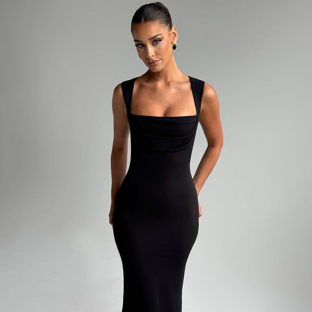 Women's Slim Fit Square Neck Sleeveless Dress | noémi