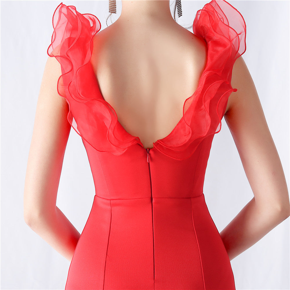 Dress with Neckline Flowing Skirt and High Slit | noémi