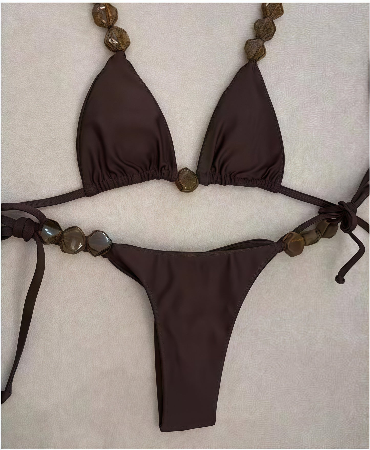 Two Piece Bikini Set with Lacing Detail and Beach Style Design | noémi