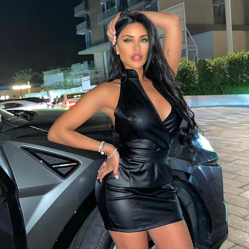 Backless Low Cut Slim Fit Dress with Belt | noémi