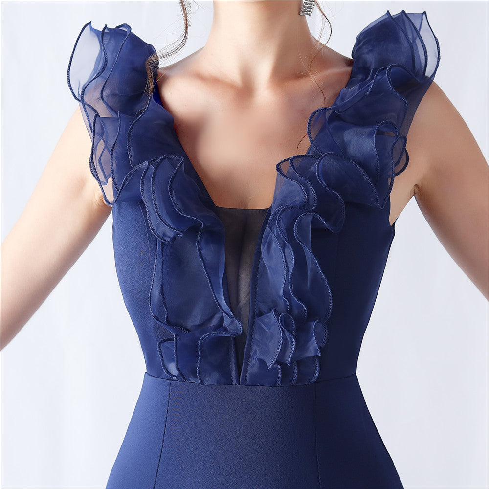 Dress with Neckline Flowing Skirt and High Slit | noémi