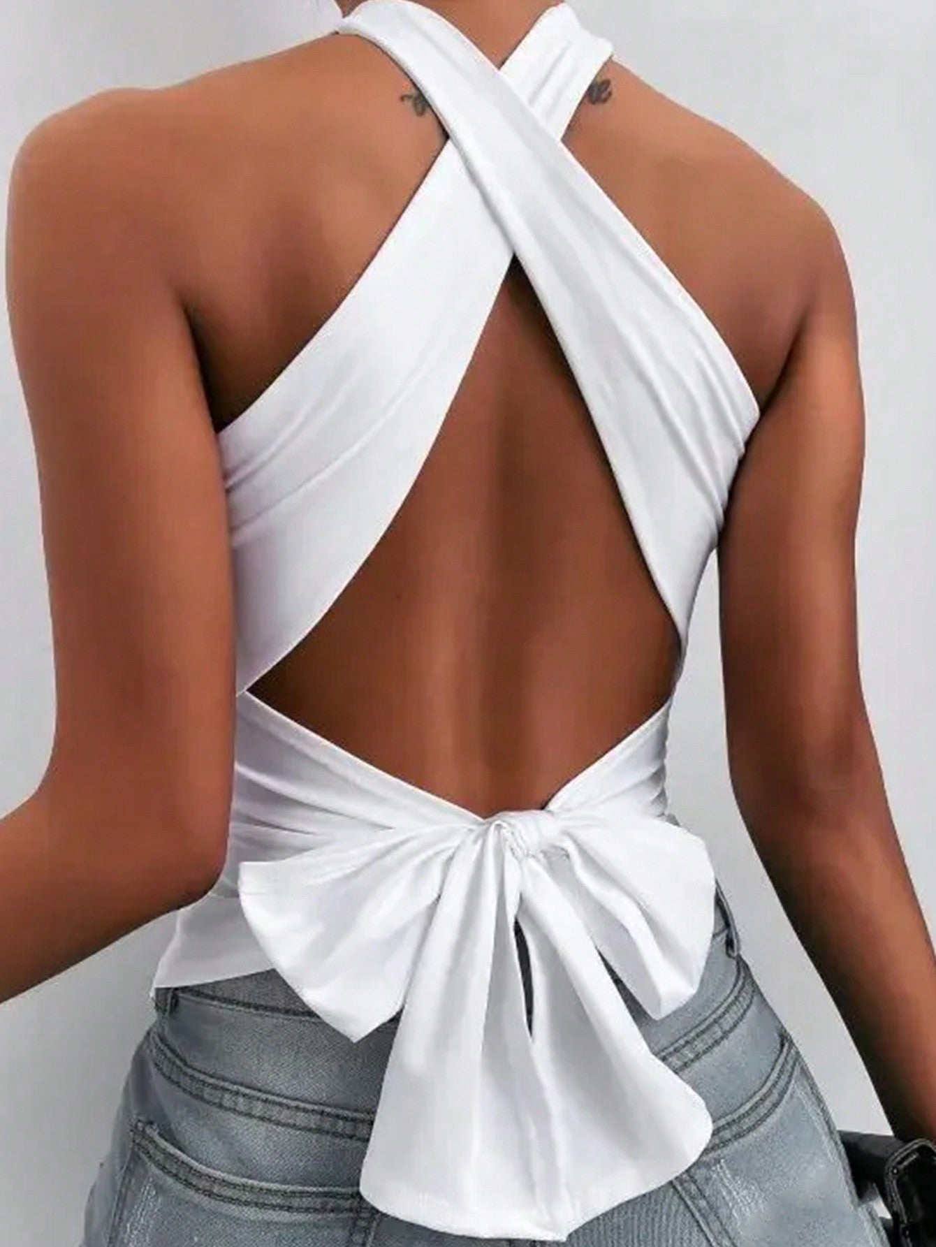 Women's White Cross Halter Backless Sleeveless Top | noémi