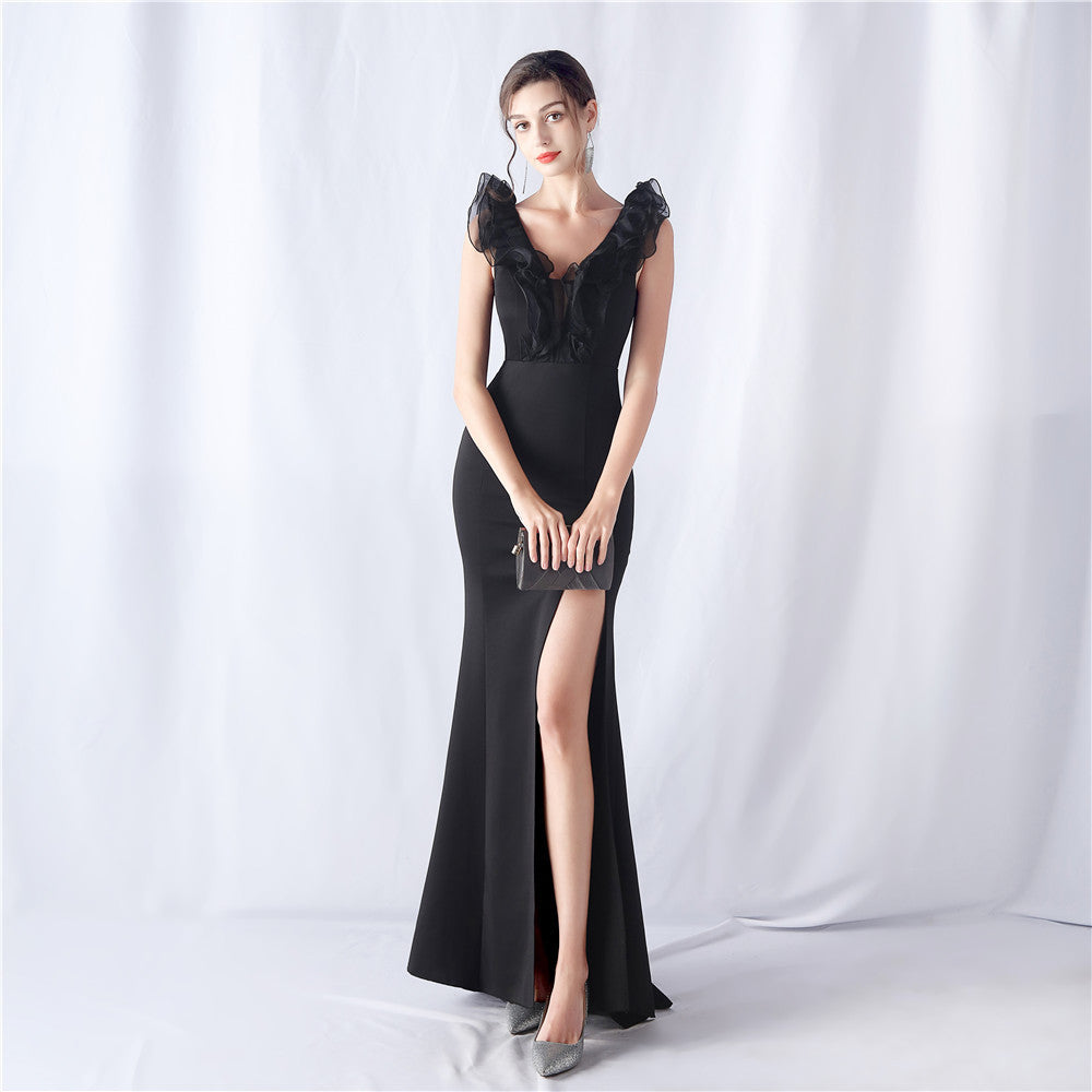 Dress with Neckline Flowing Skirt and High Slit | noémi