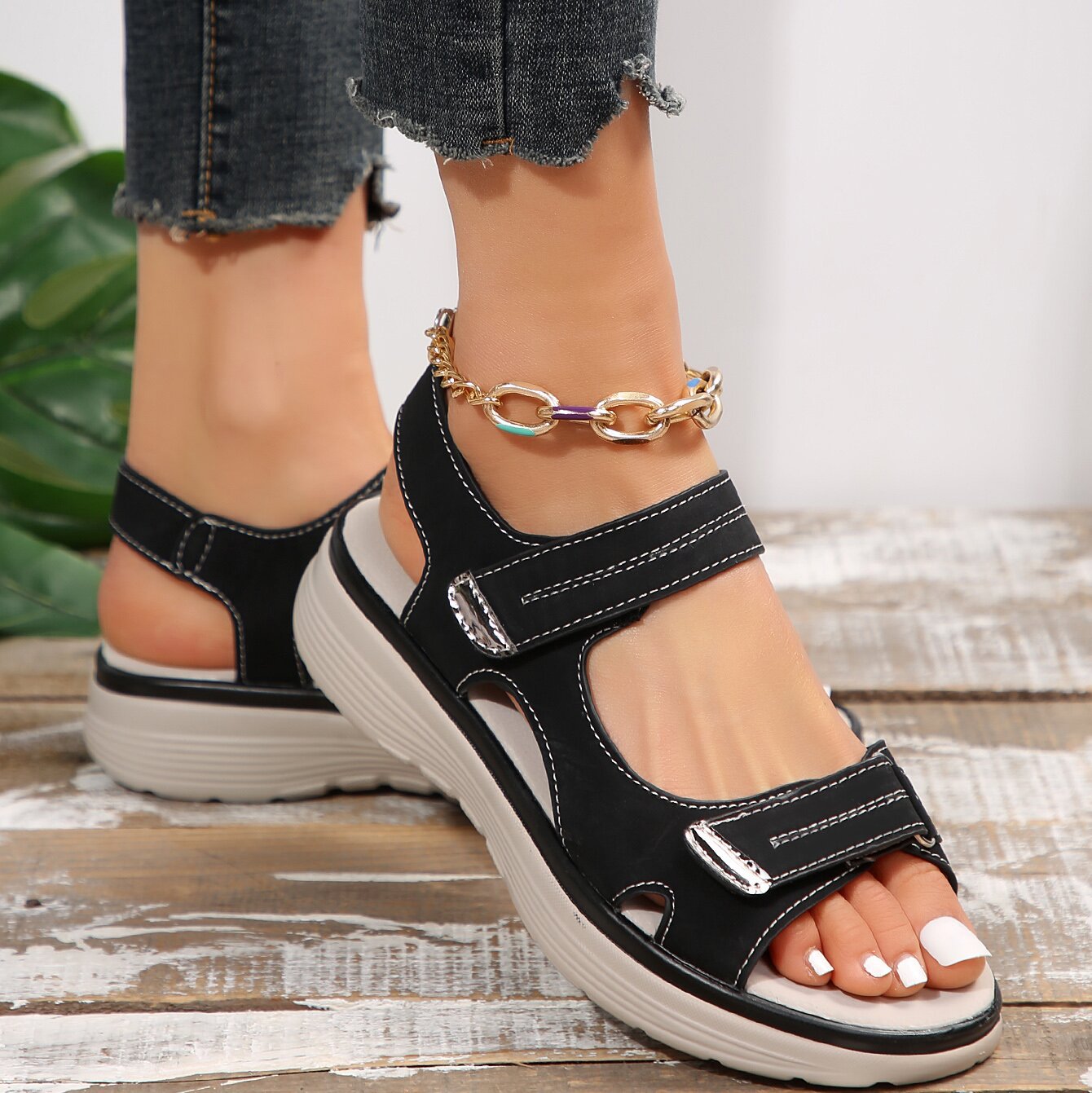 Women’s Cushioned Velcro Platform Sandals | noémi