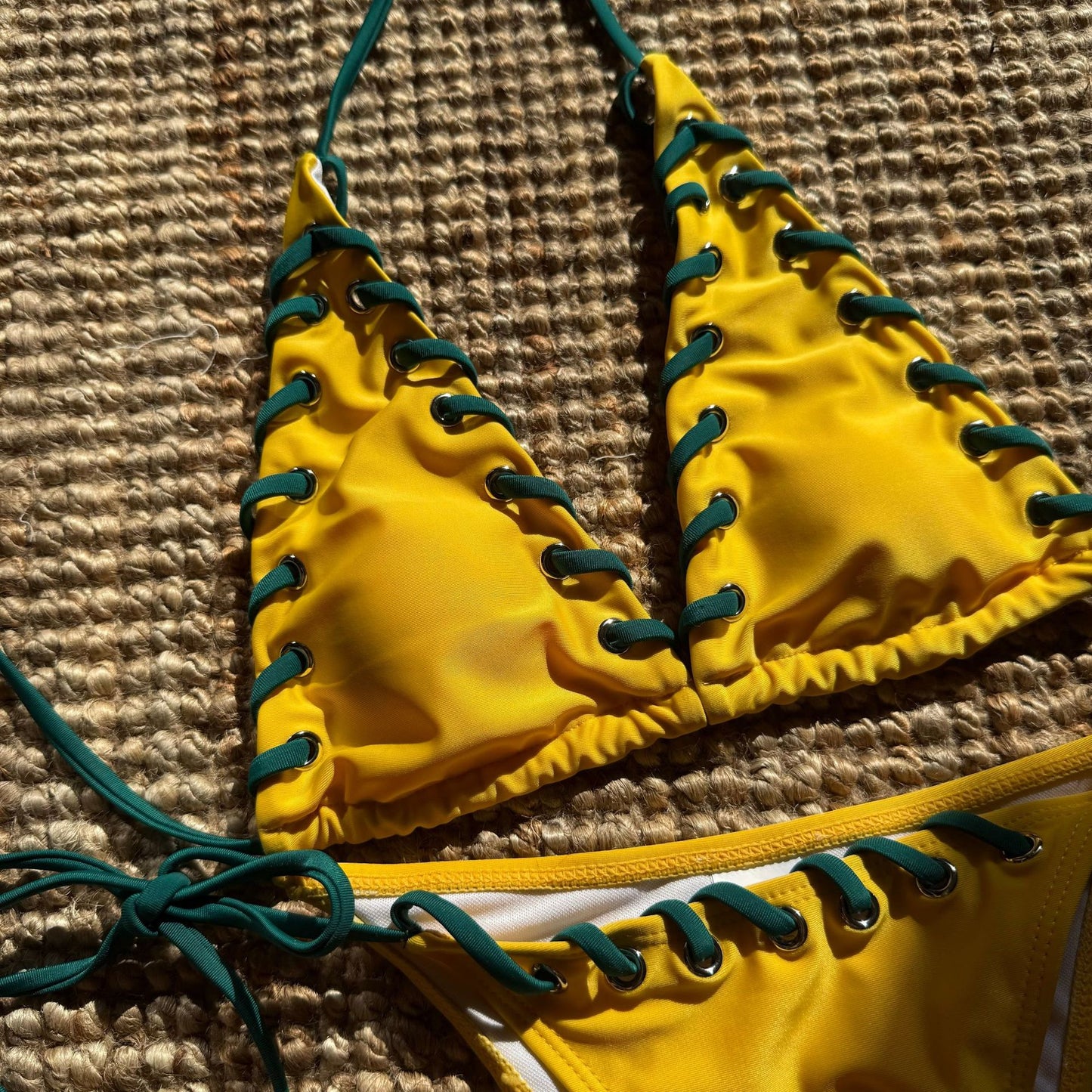 Contrast Color Black Eye Wearing Rope Lace up Backless Split Bikini | noémi