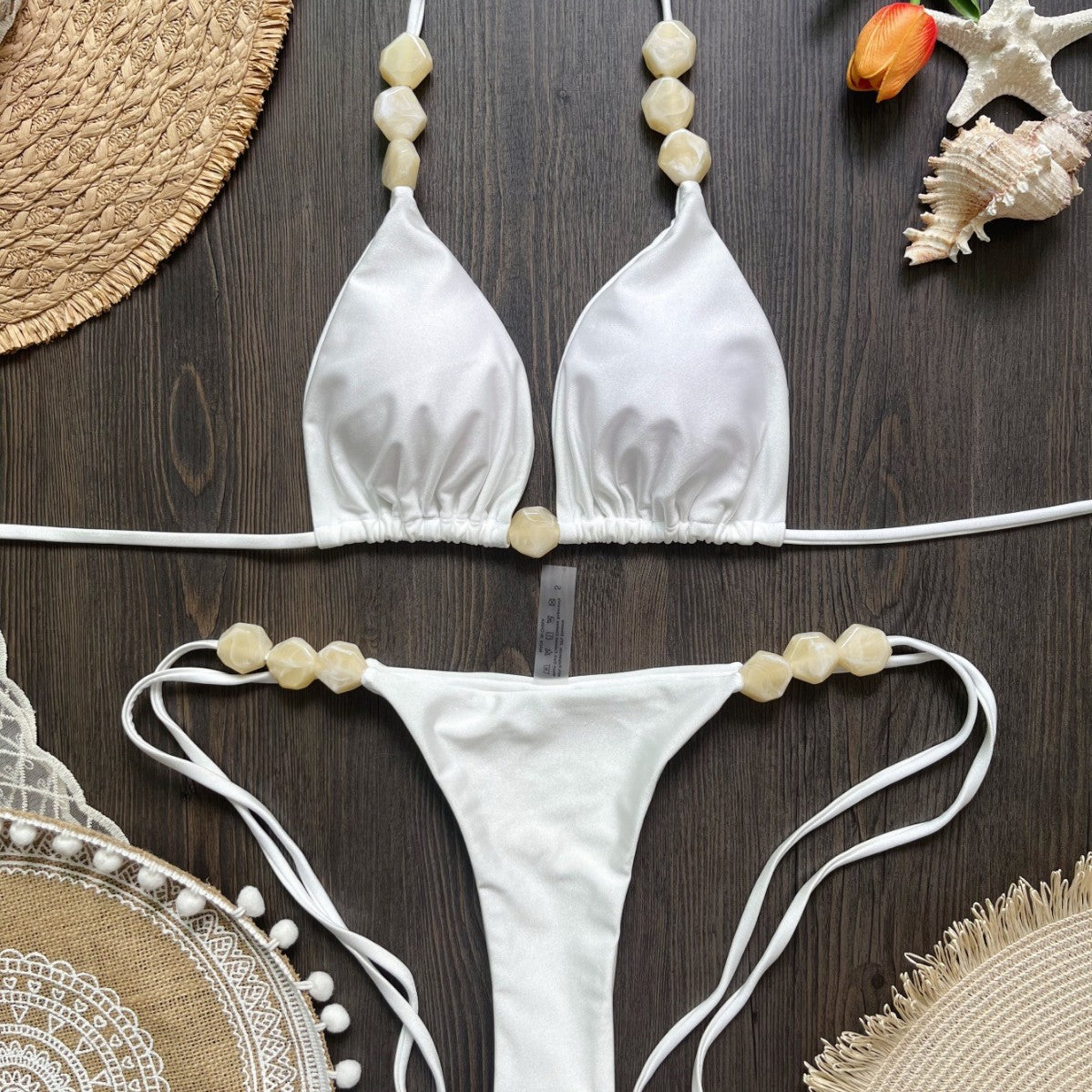Two Piece Bikini Set with Lacing Detail and Beach Style Design | noémi