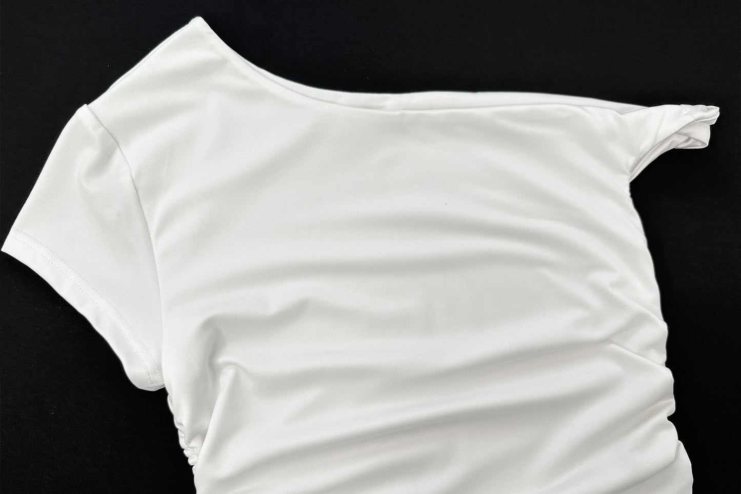 Women's Shoulder Collar Top | Slimming Pleated OneShoulder Cropped | noémi