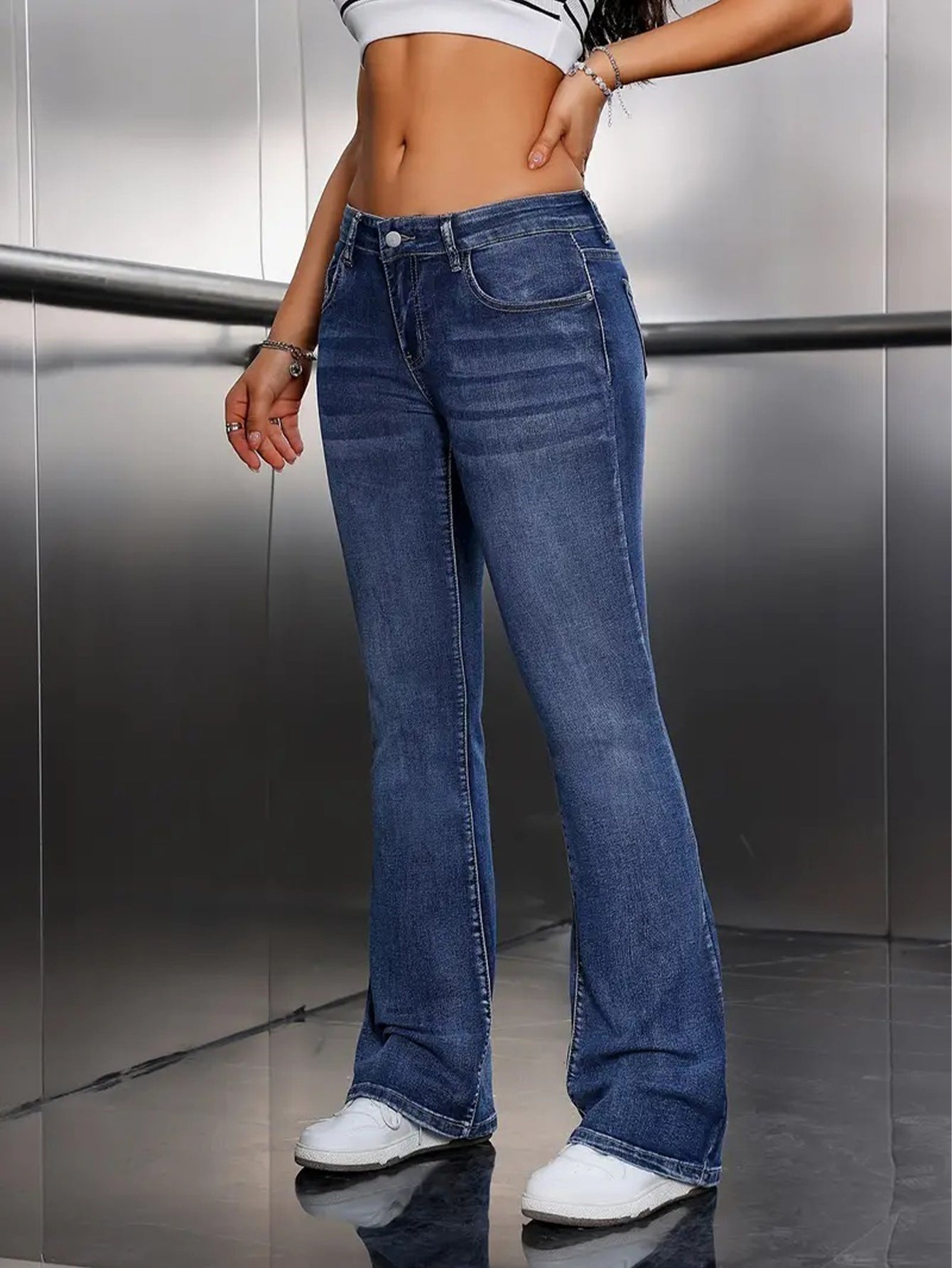 Women’s Stretch Blue Flared Jeans | noémi