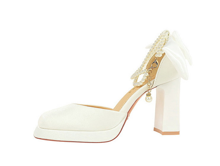Velvet Block Heel Ankle Strap Pumps with Pearl | noémi