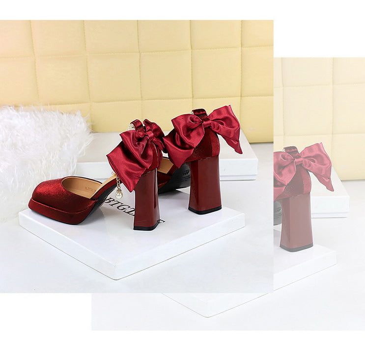 Velvet Block Heel Ankle Strap Pumps with Pearl | noémi