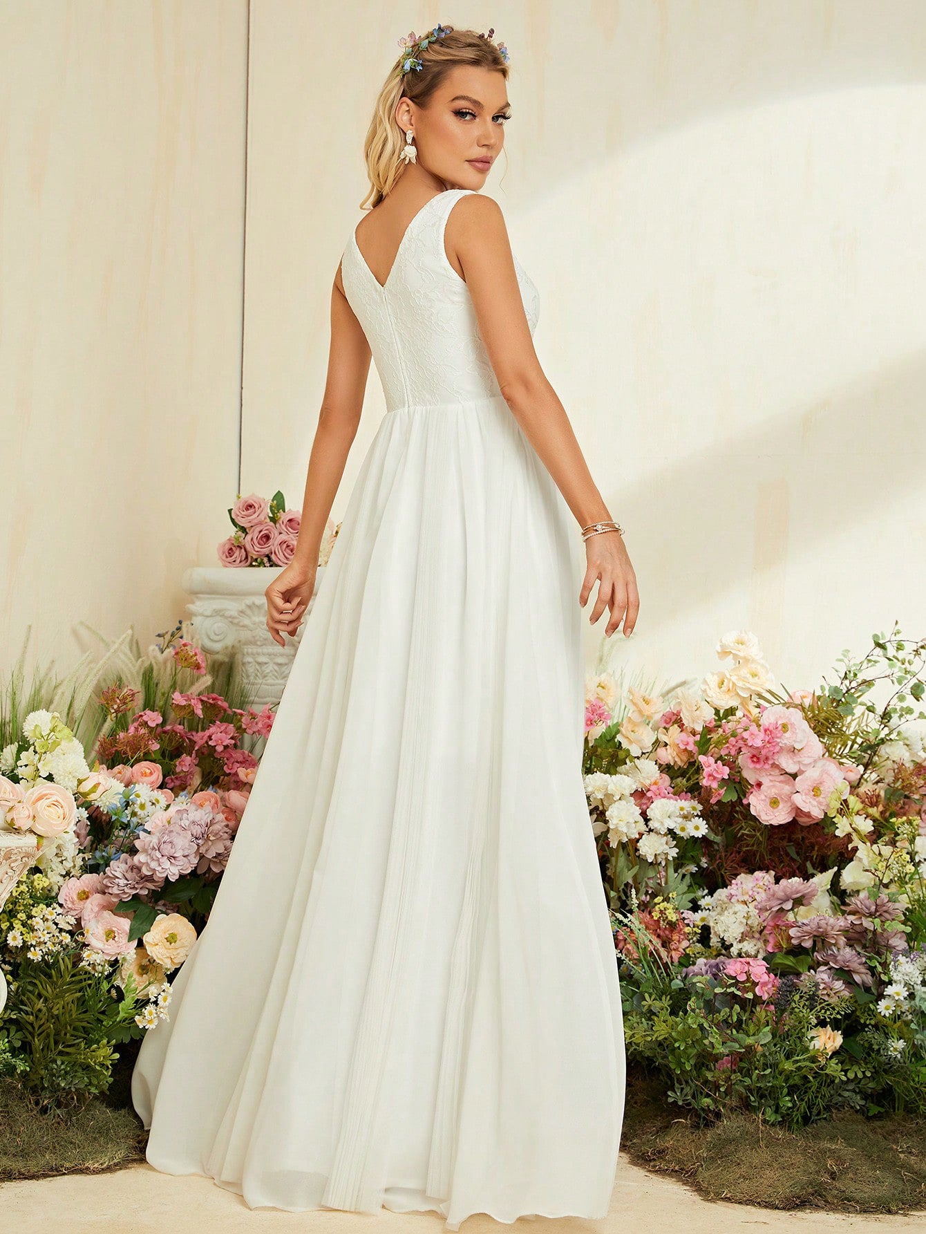 Deep VPlunge Neck Dress | Sleeveless Dress | noémi