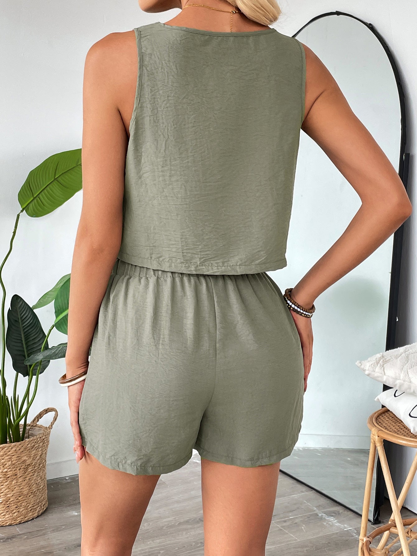 2 Piece Linen Blend Summer Set | Cropped Tank Top & High Waist Shorts | noémi