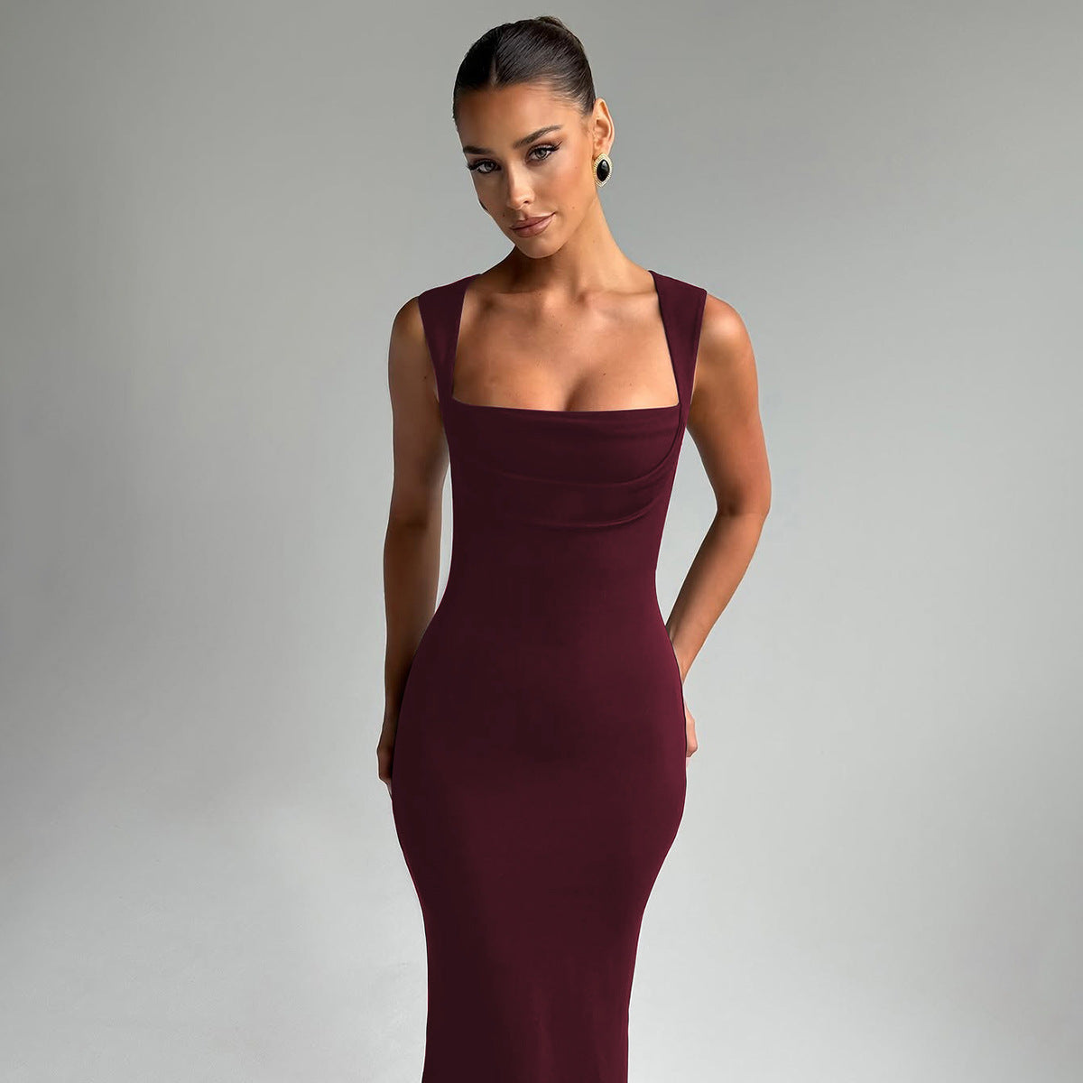 Women's Slim Fit Square Neck Sleeveless Dress | noémi