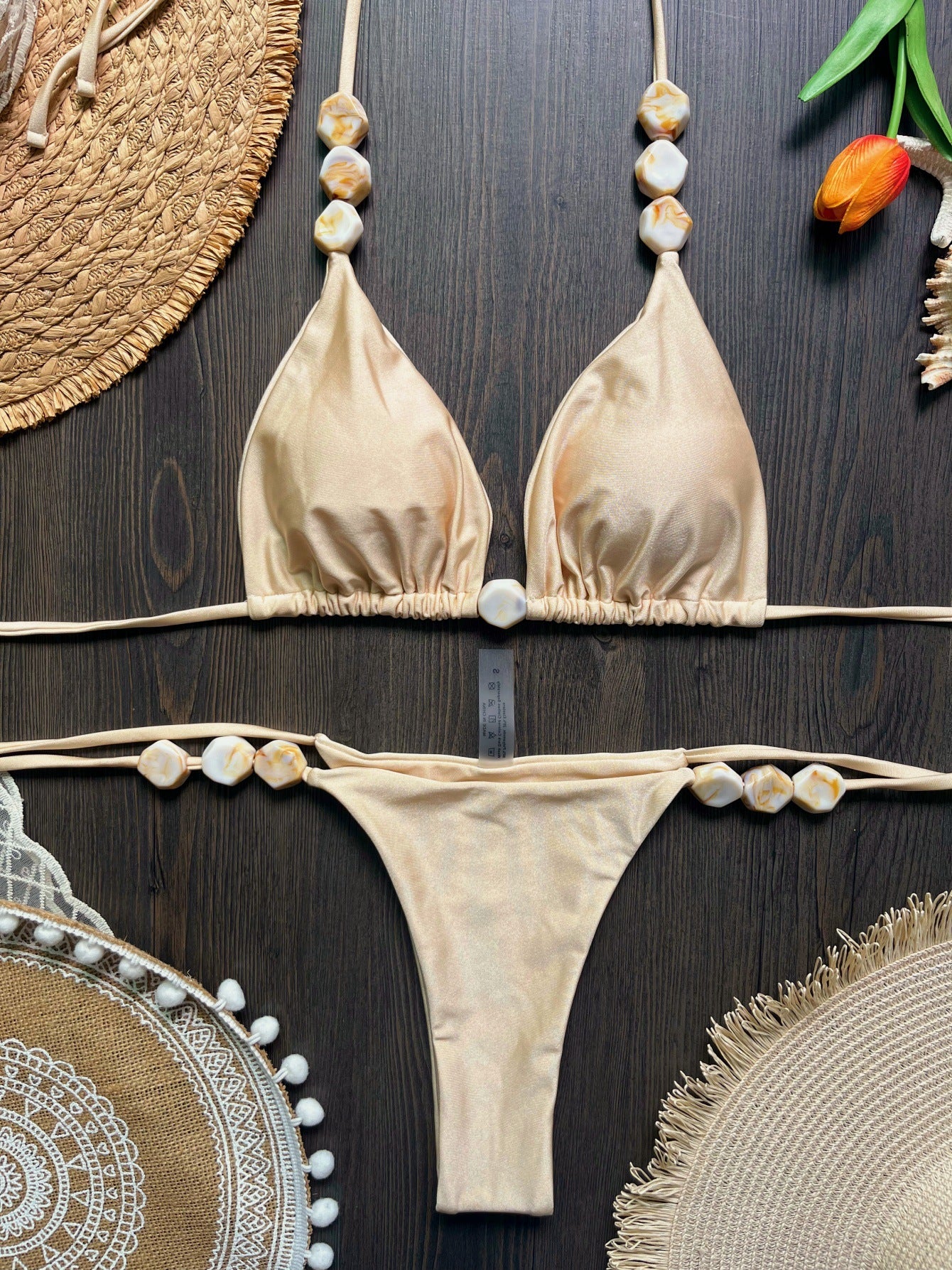 Two Piece Bikini Set with Lacing Detail and Beach Style Design | noémi