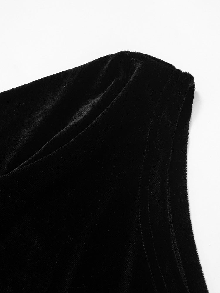 Solid Color Slim Fit Sheath Dress with Shoulder Straps and Streamlined Design | noémi