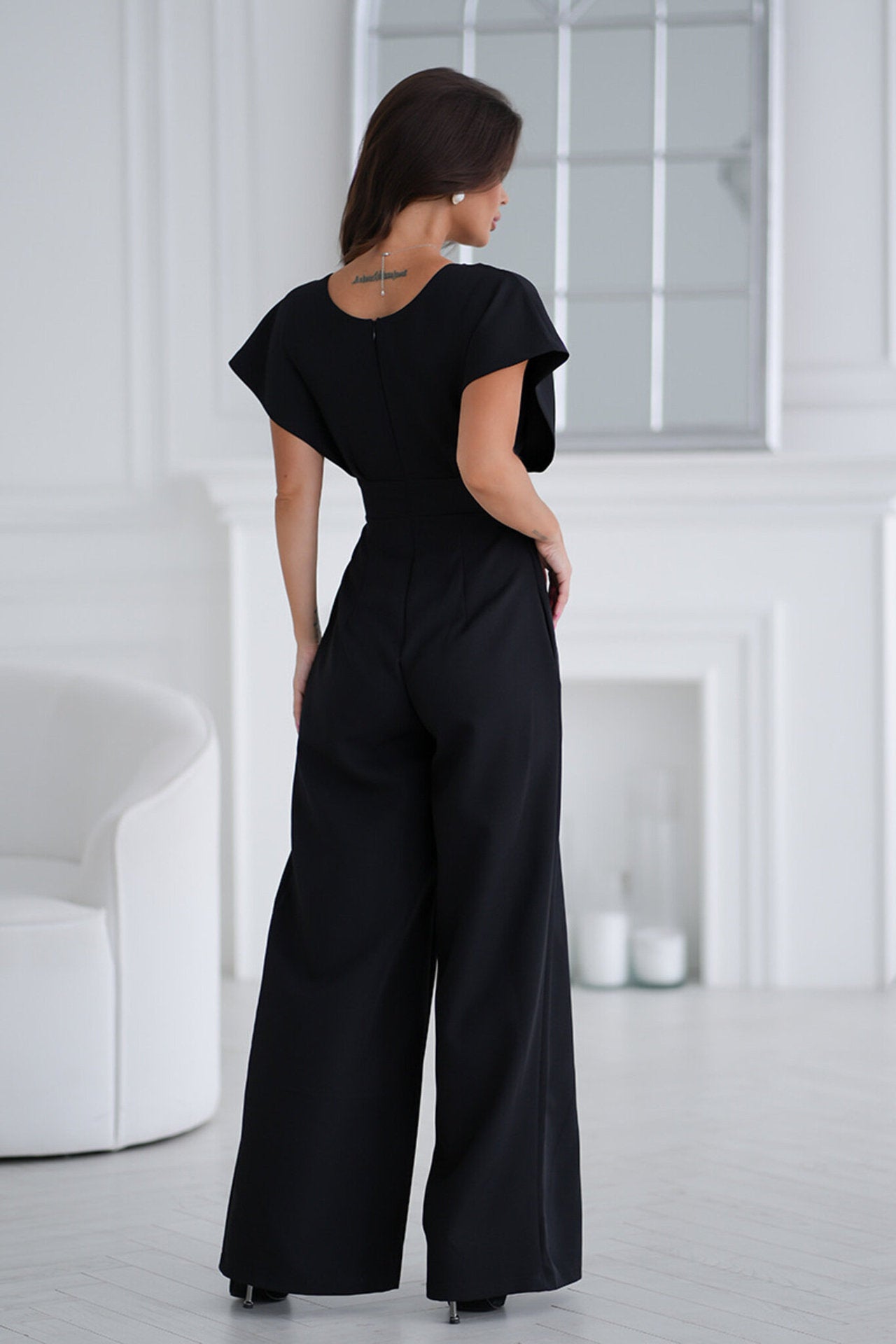 Summer Jumpsuit | VNeck, Fitted Waist, Solid Color OnePiece Trousers | noémi