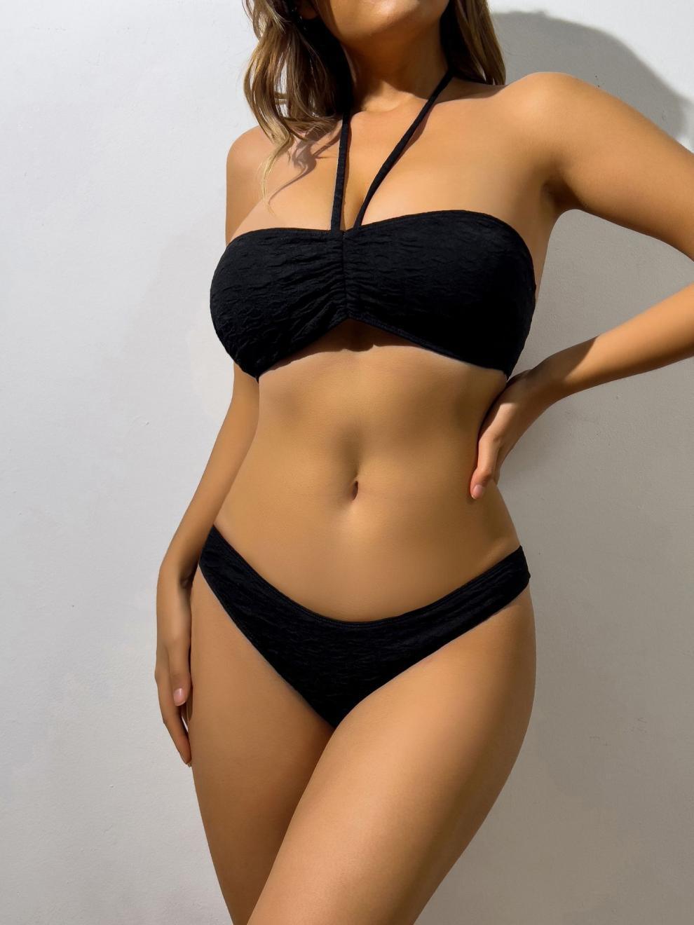 Split Two Piece Bikini Set with Halter Neck and Special Fabric | noémi