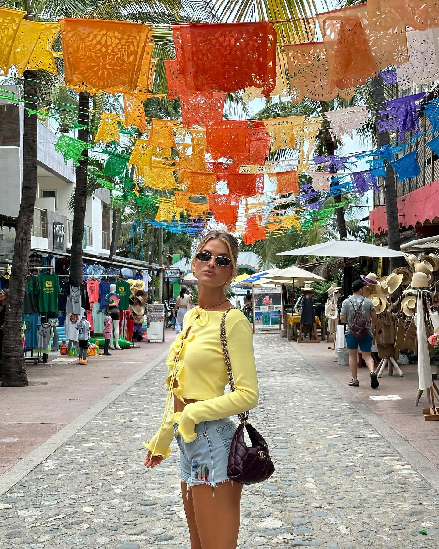 Wavy Contrast Trim Knit Top | Slim Fit, Contrast Stitch, Long Sleeve | noémi