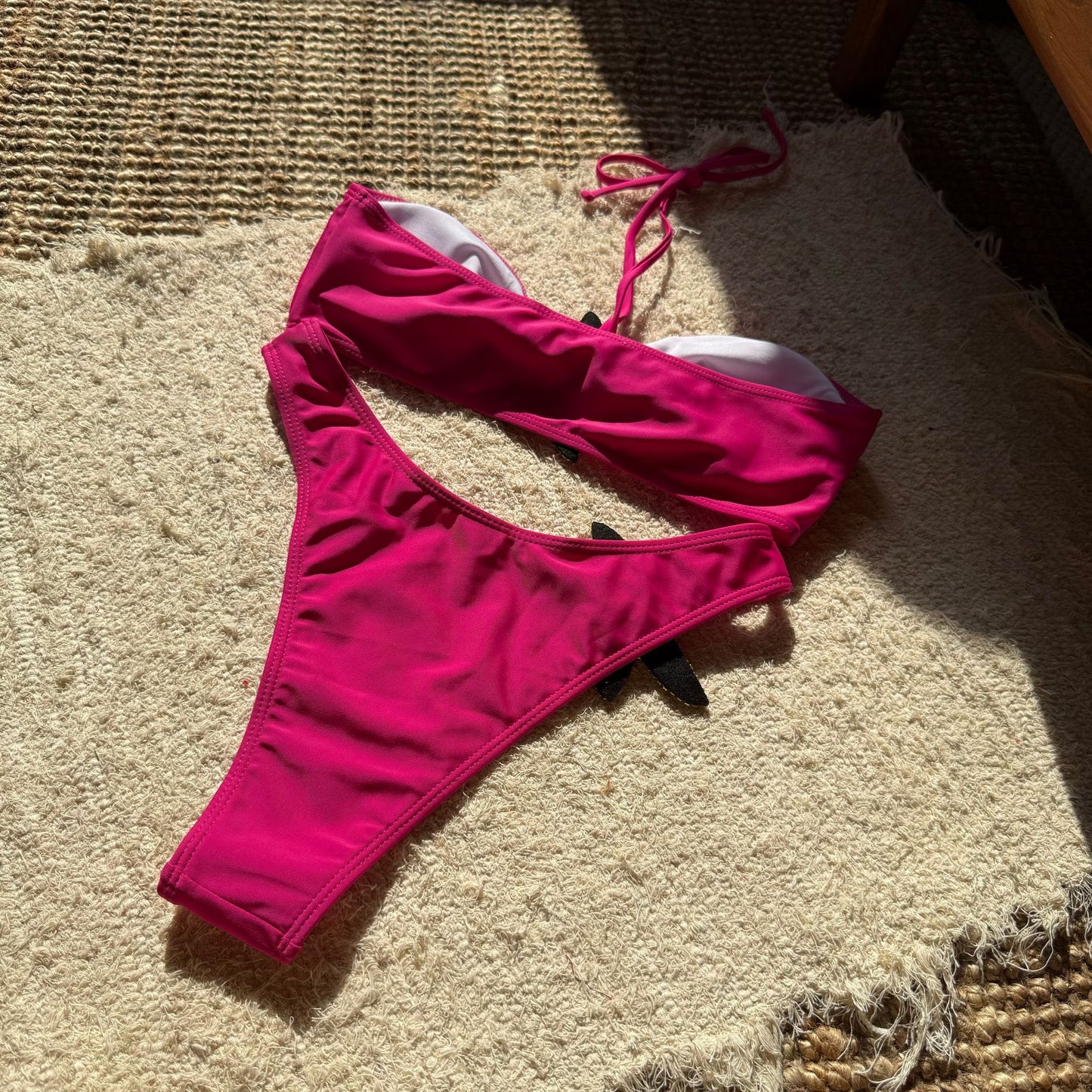 Solid Color Starfish Cloth Embroidered Lacing Split Swimsuit Bikini | noémi