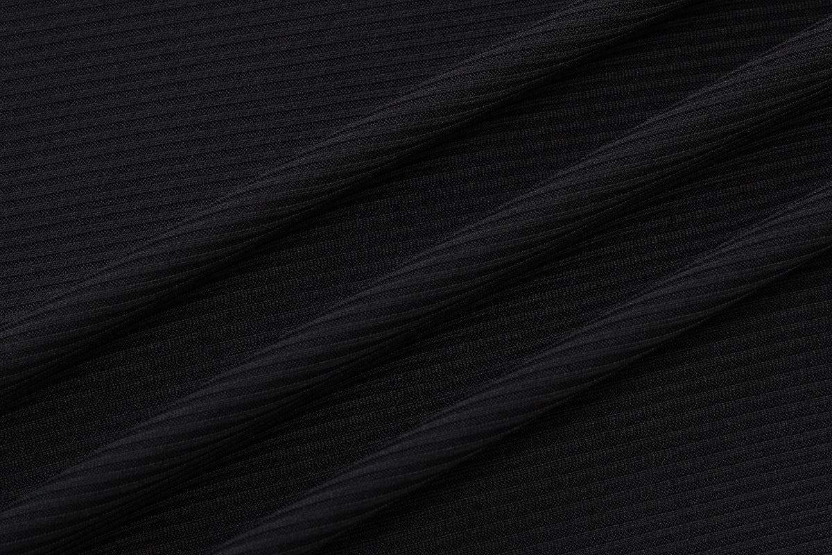 Womens Backless Halter Dress with Sleeveless Design Wooden Earrings | noémi