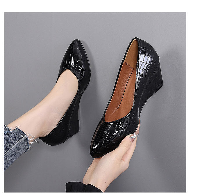 Women's Pointed Toe Wedge Heels | Patent Leather & Mirror Metallic Pumps | noémi
