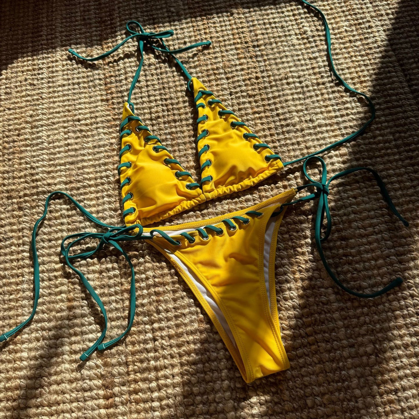 Contrast Color Black Eye Wearing Rope Lace up Backless Split Bikini | noémi