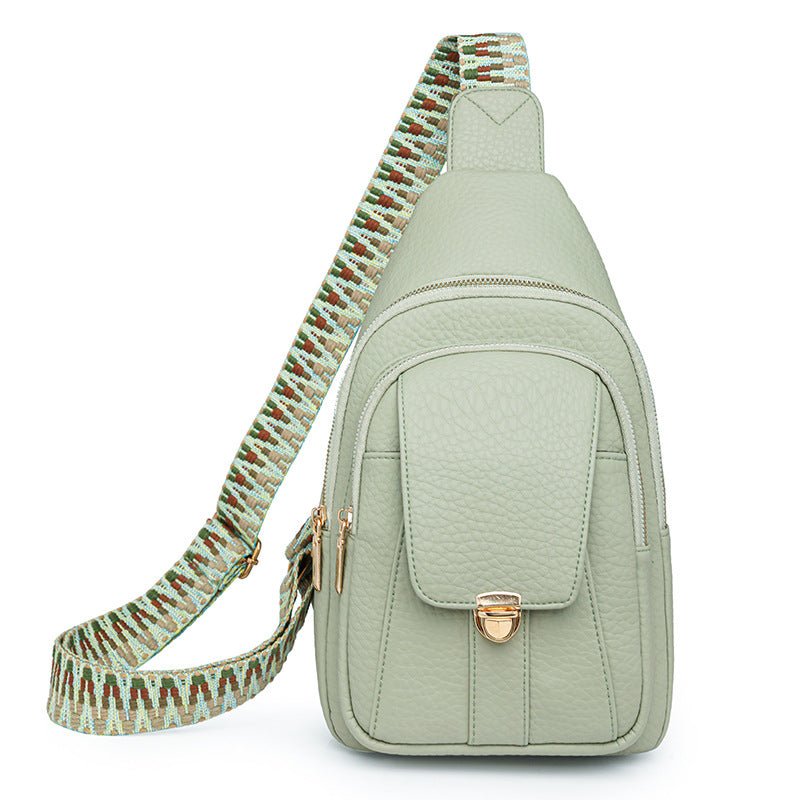 Red Faux-Leather Chest Bag – Soft Retro Crossbody for Women | noémi