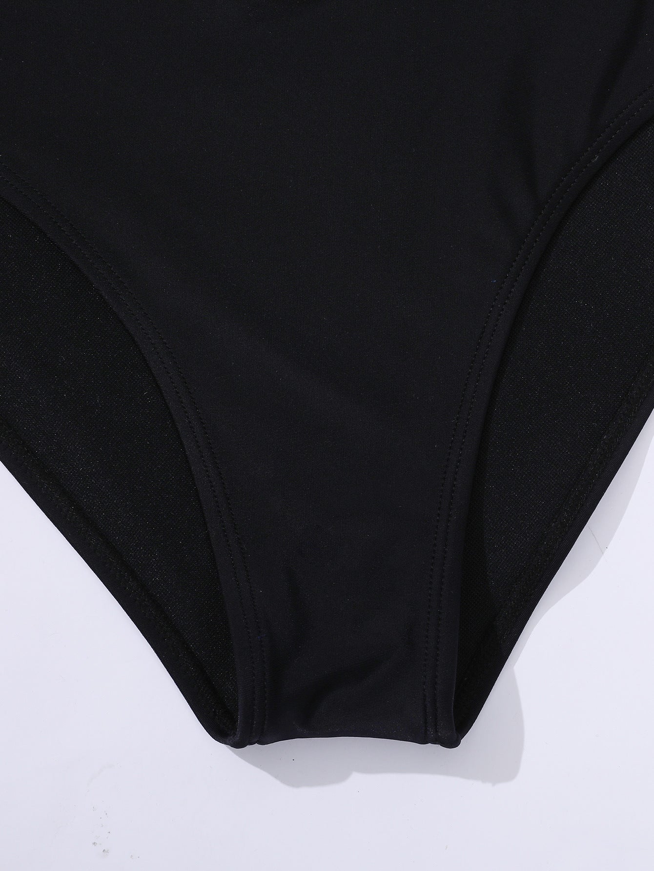 Solid Color Tied Criss Cross Split Bikini Swimsuit | noémi