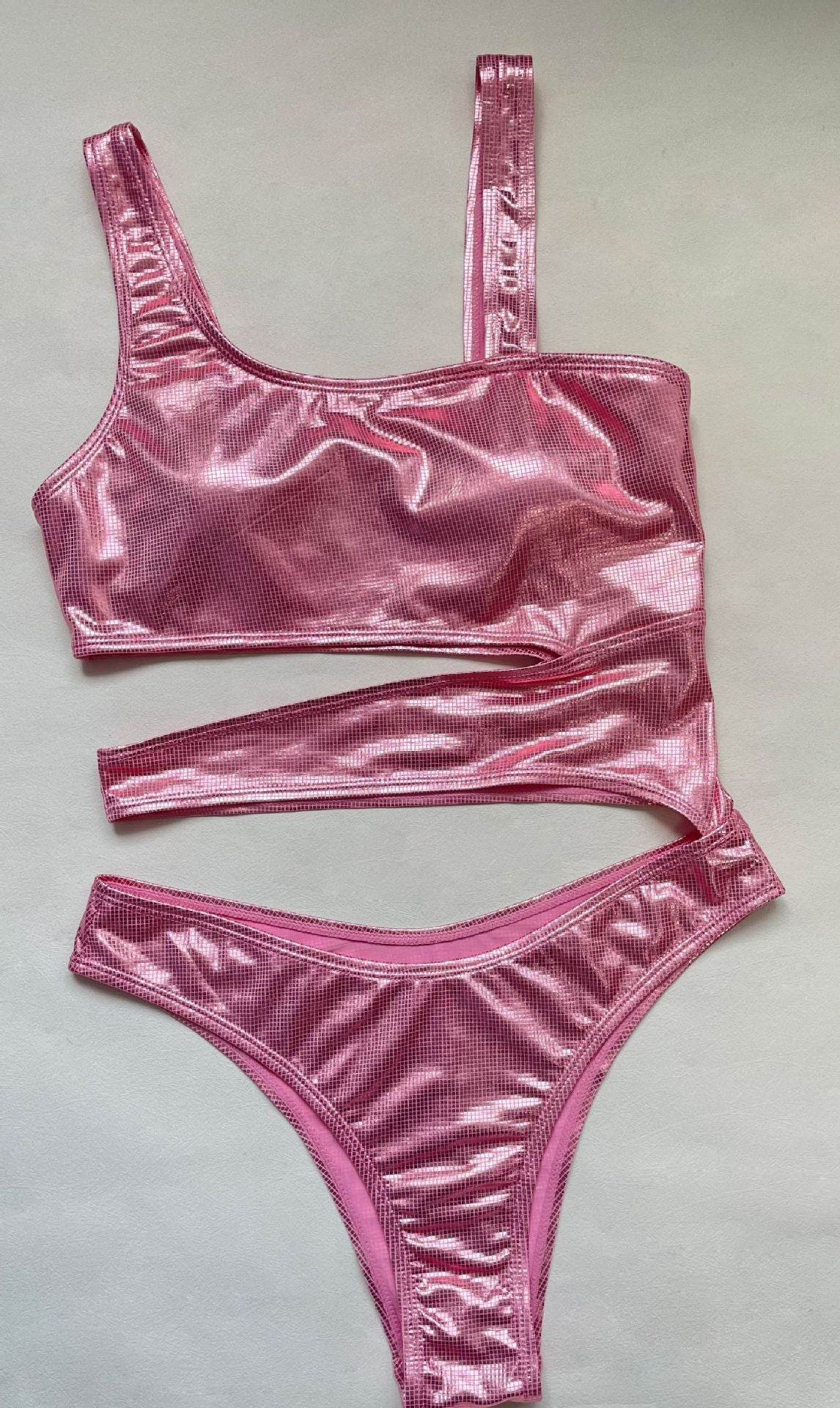 Womens Solid Color Cutout One Piece Swimsuit | noémi