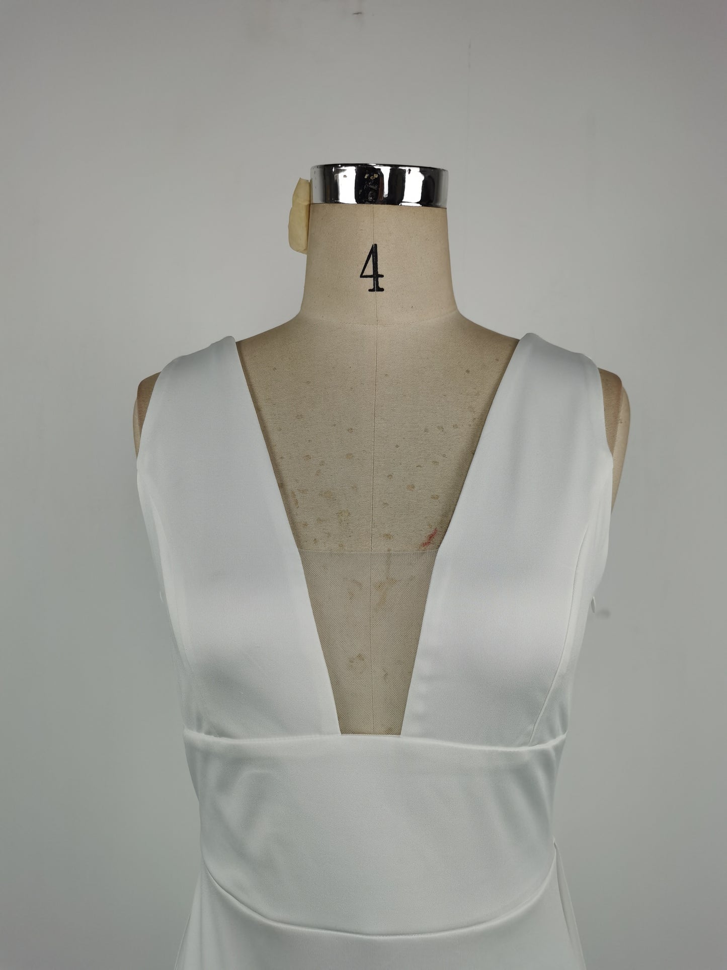 VNeck Wedding Dress | Sleeveless White Gown with Long Tail | noémi