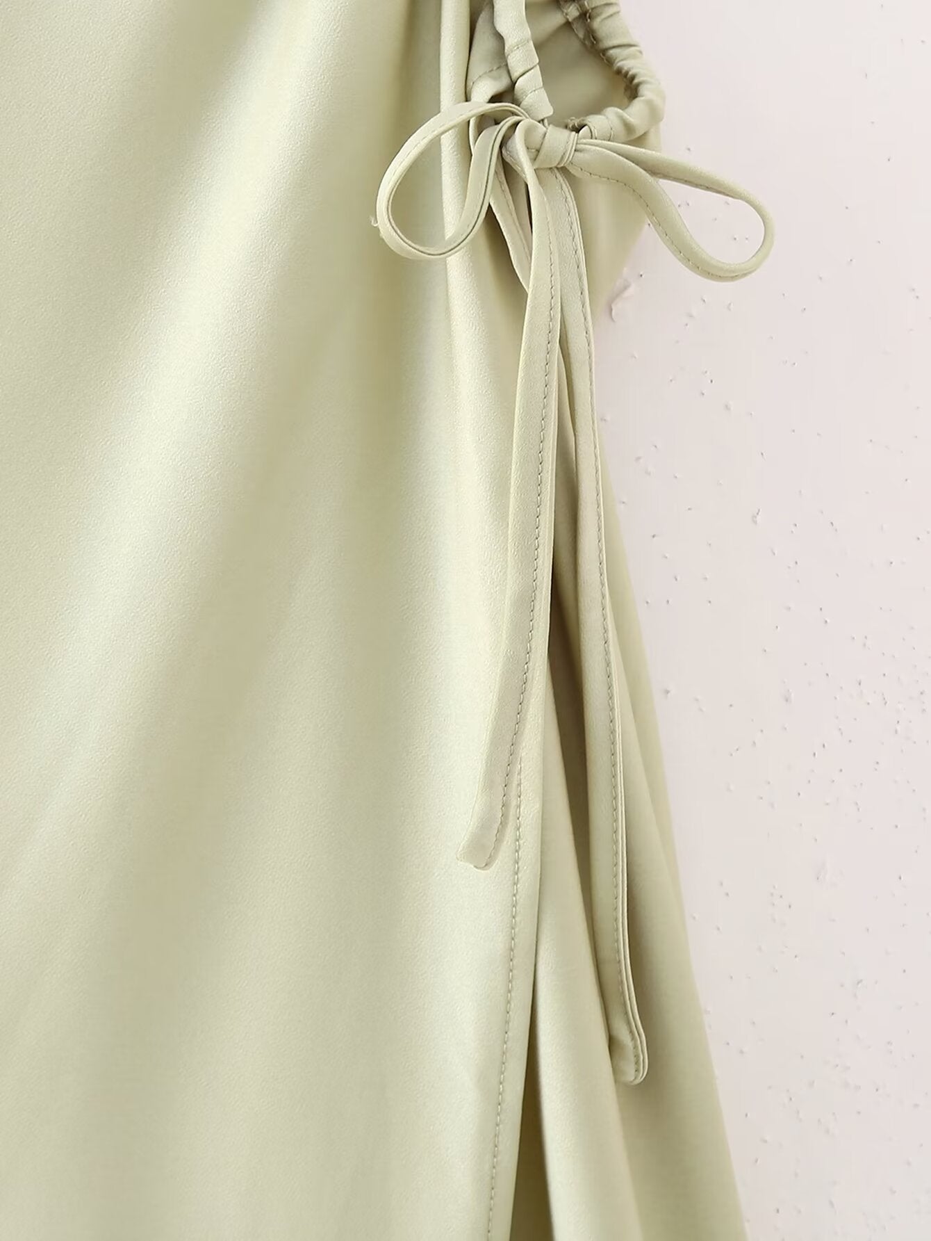 Cutout Slit Dress | Slim Fit Swing Collar Long Sleeve | noémi