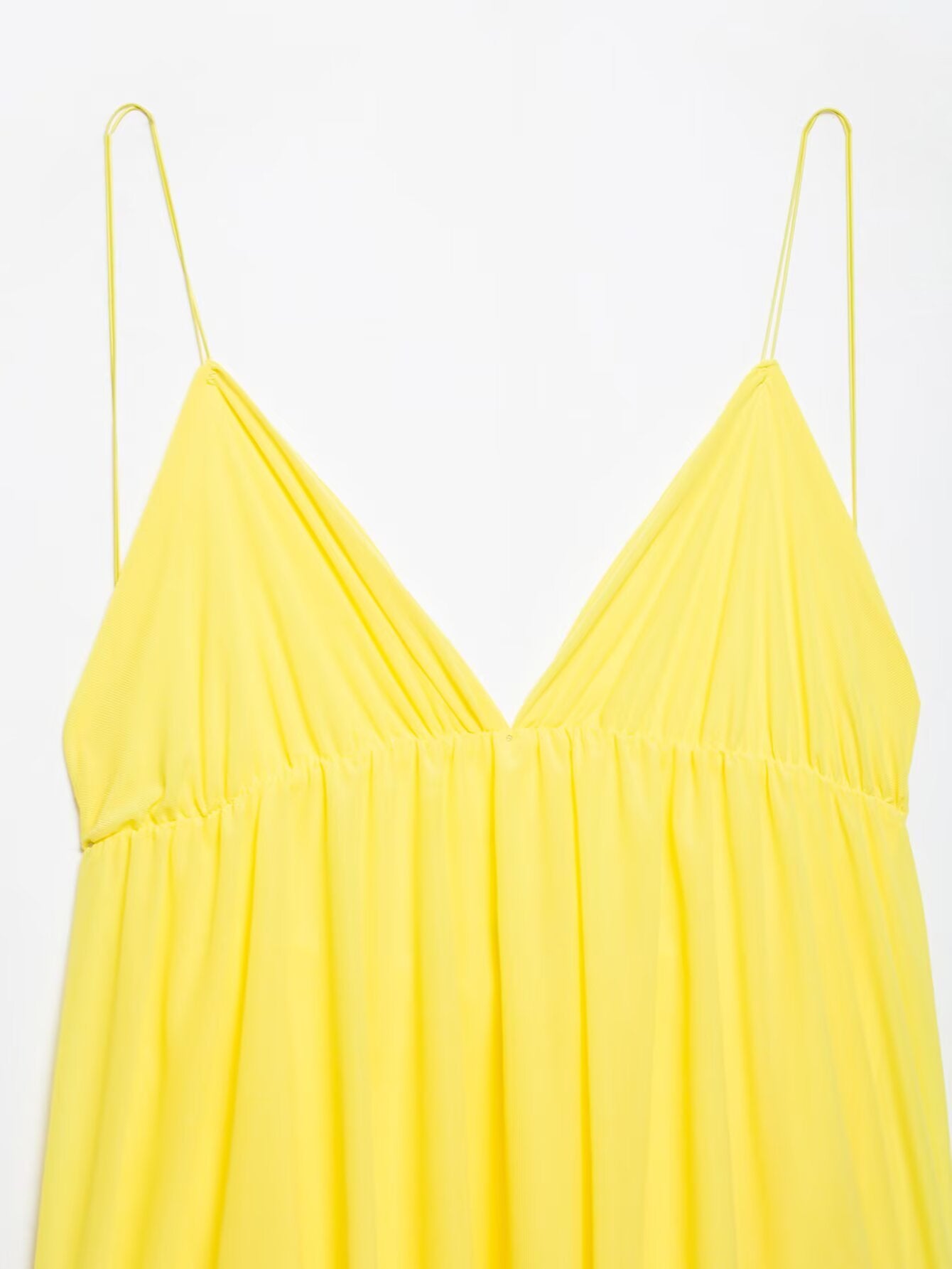 Strappy V Neck Backless Dress with High Waist and Slim Fit | noémi