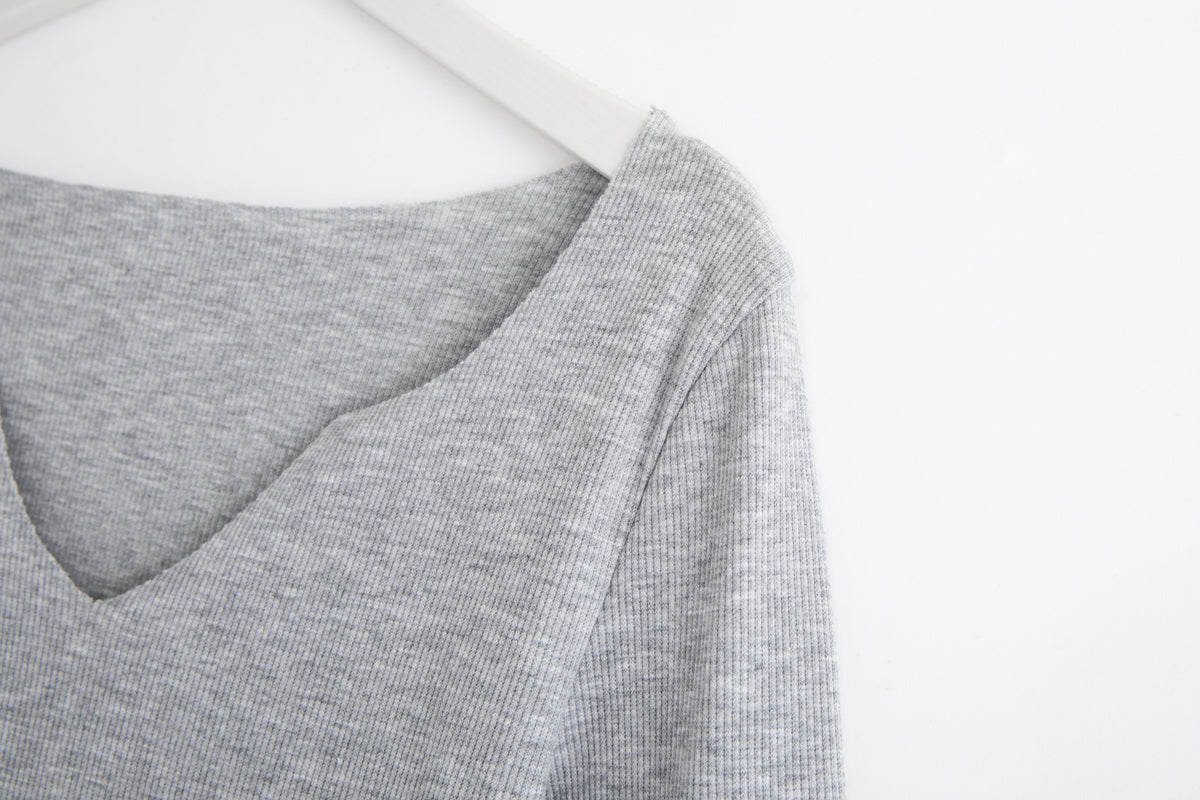 V Neck Long Sleeve Pullover Top with Chest Cutout and Slim Fit | noémi