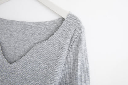 V Neck Long Sleeve Pullover Top with Chest Cutout and Slim Fit | noémi