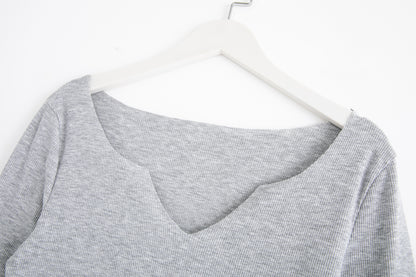 V Neck Long Sleeve Pullover Top with Chest Cutout and Slim Fit | noémi