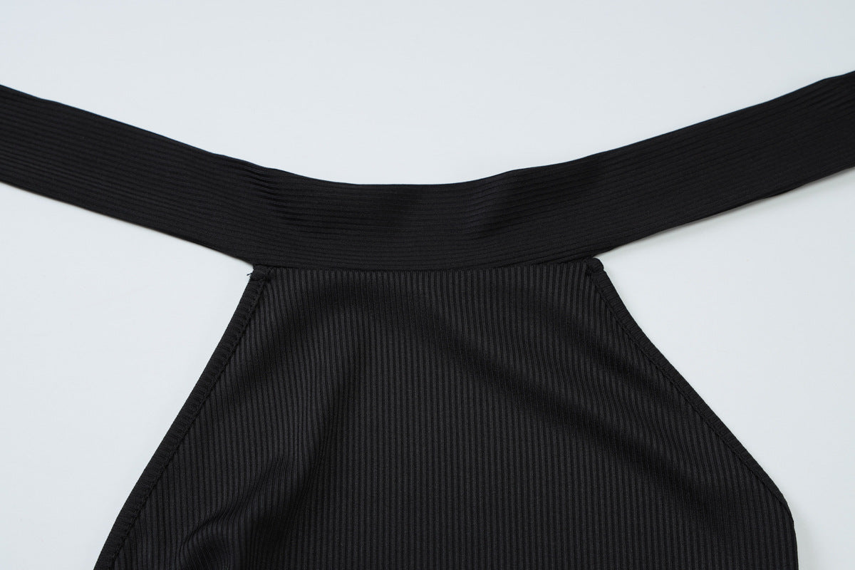 Womens Backless Halter Dress with Sleeveless Design Wooden Earrings | noémi