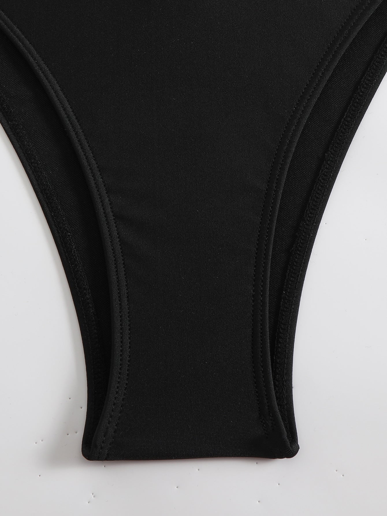 Cutout One Piece Swimsuit with Sculpted Shape | noémi
