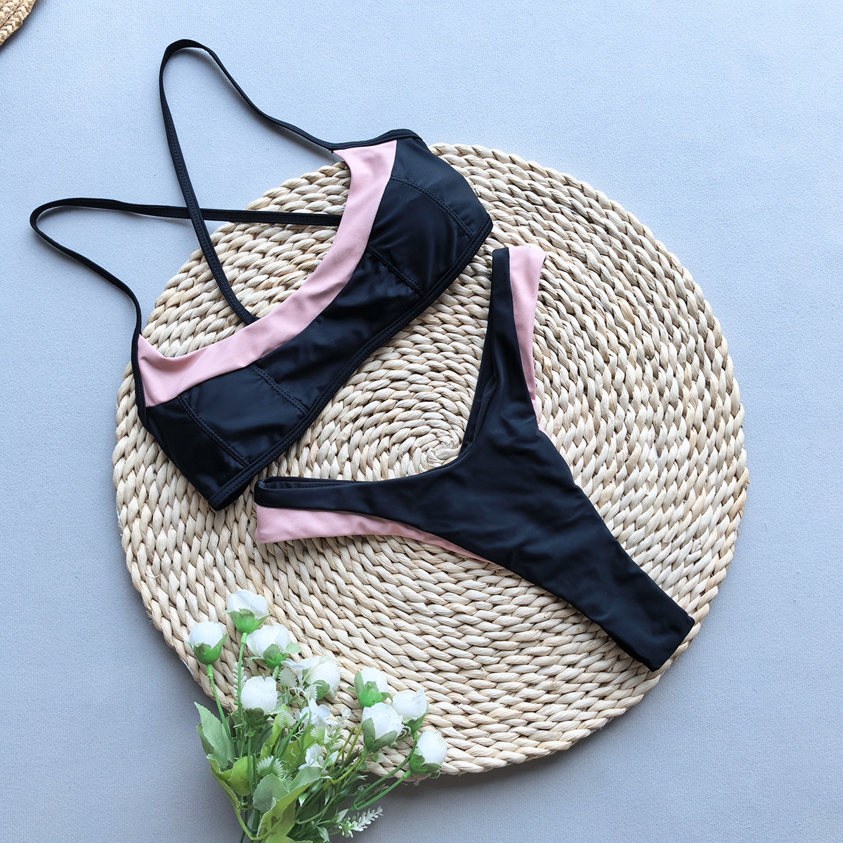 Stitch Detail Split Bikini Swimsuit for Women | noémi