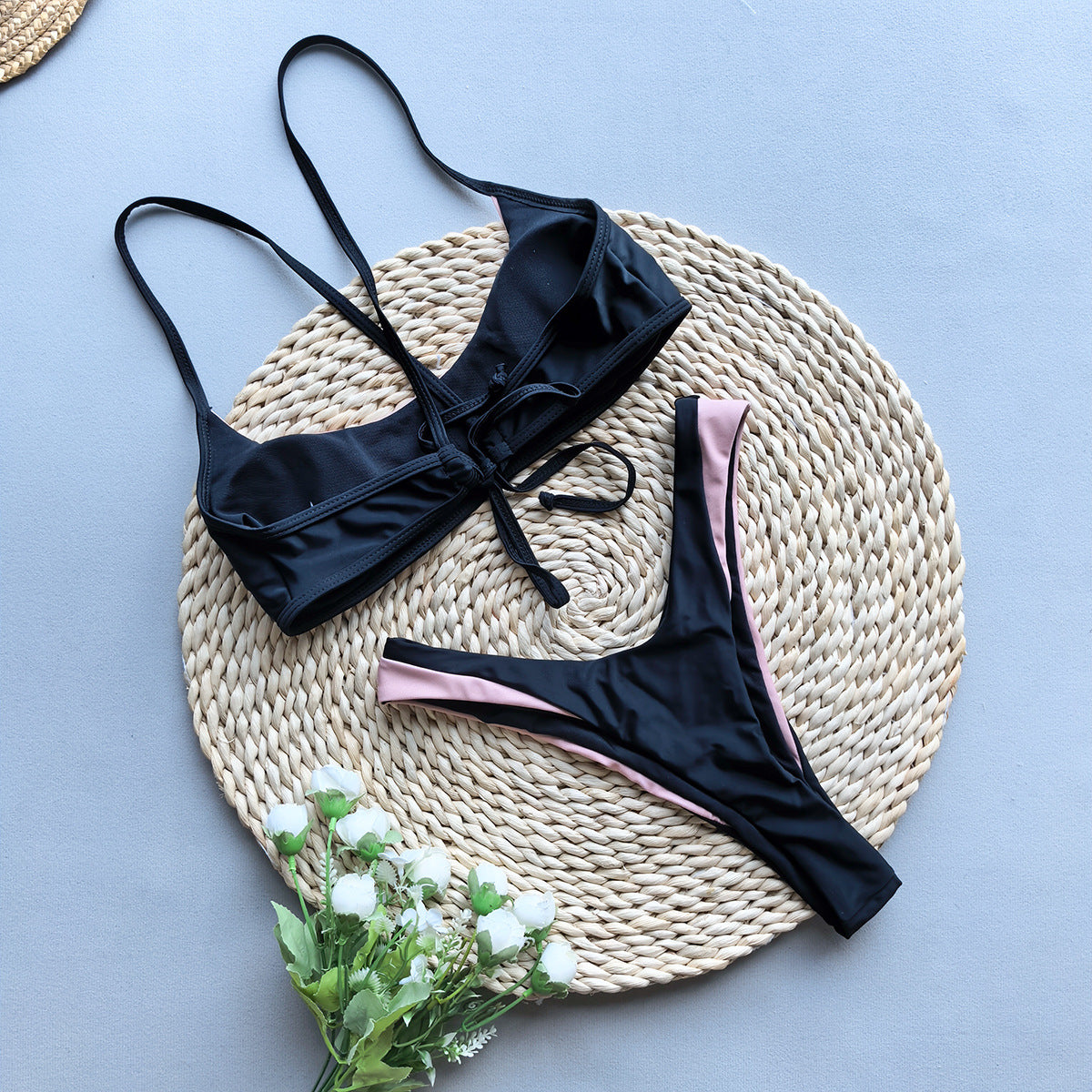 Stitch Detail Split Bikini Swimsuit for Women | noémi