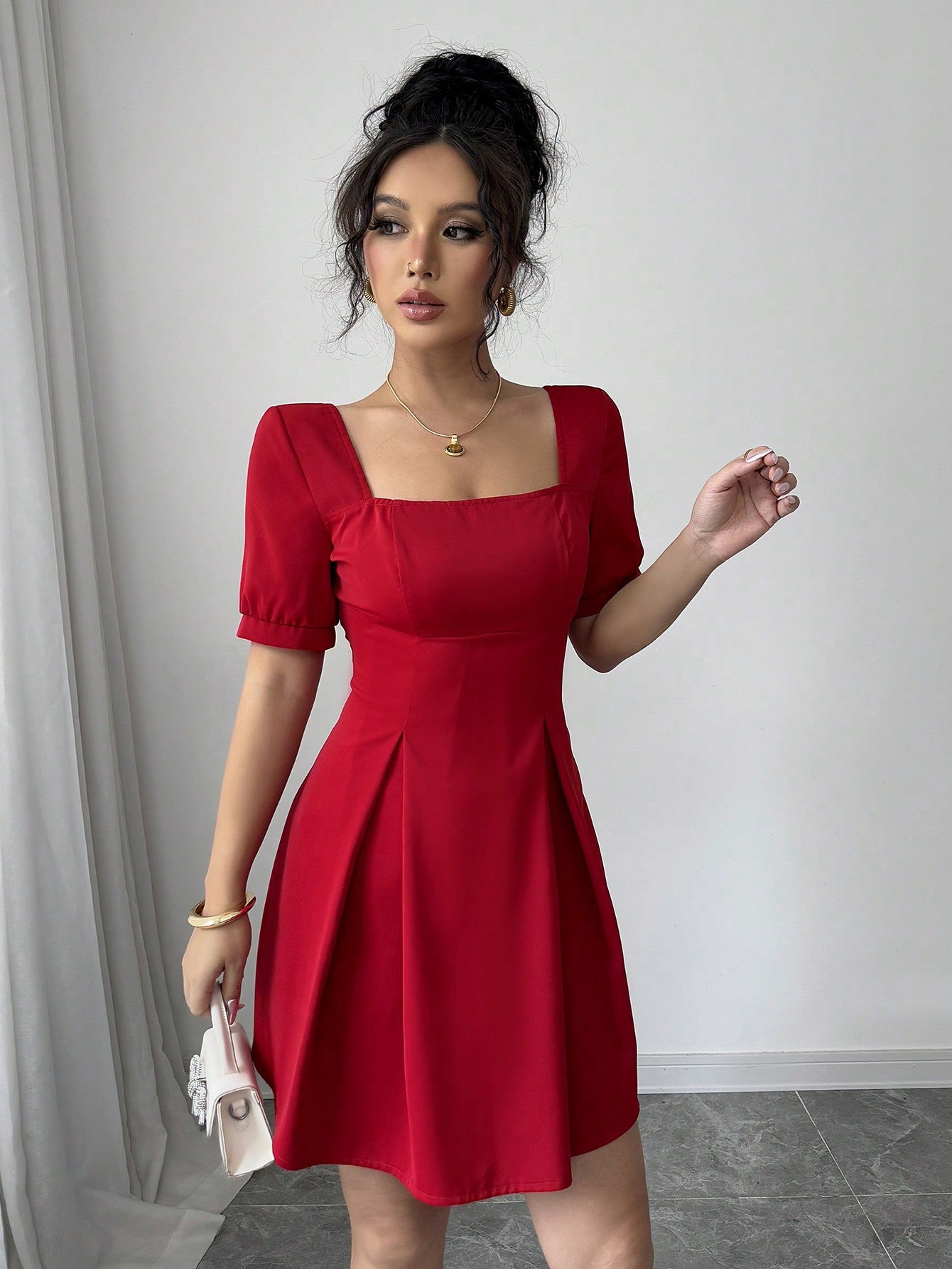 Women Square Neck Slim Fit Red Dress with Waist Detail | noémi