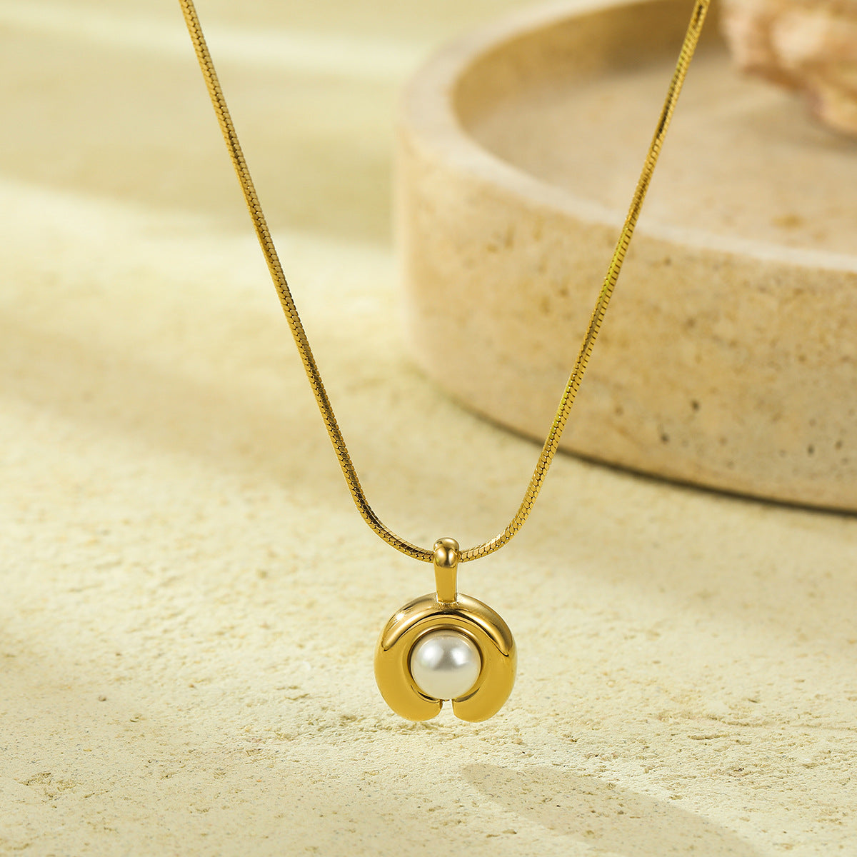 Pearl Pendant Necklace | Gold & Silver Stainless Steel | Women’s Clavicle Chain Jewelry | noémi