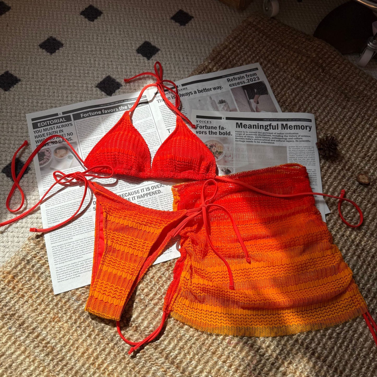 Gradient Mesh Three Piece Set Beach Skirt Bikini | noémi