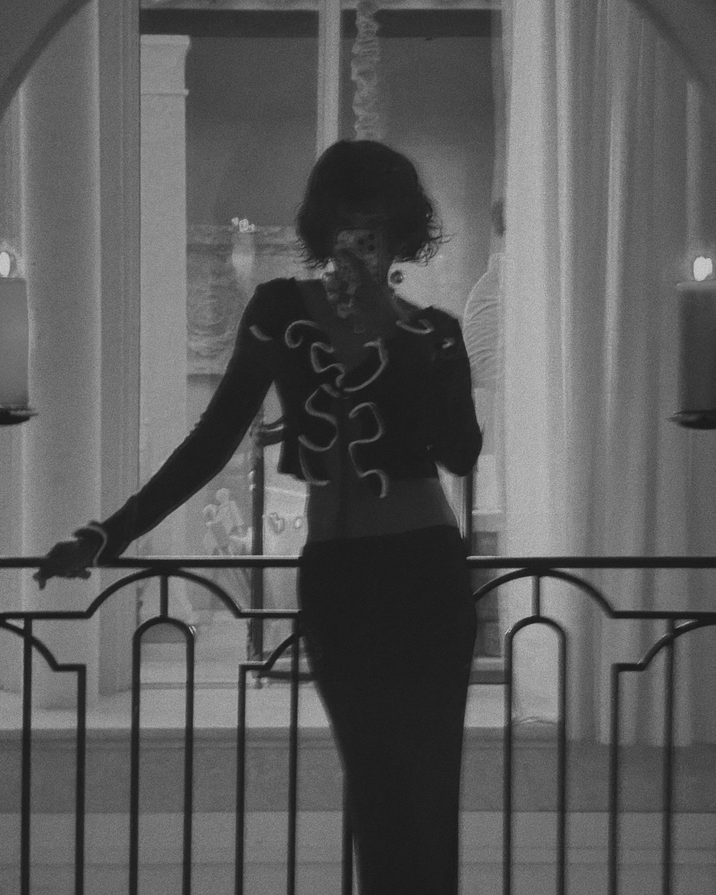 Wavy Contrast Trim Knit Top | Slim Fit, Contrast Stitch, Long Sleeve | noémi