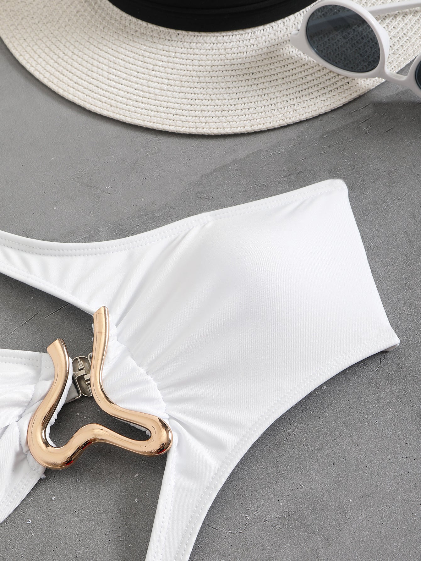 Cutout One Piece Swimsuit with Sculpted Shape | noémi