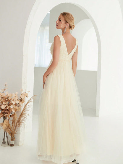 Womens V Neck Sleeveless Lace Dress | noémi